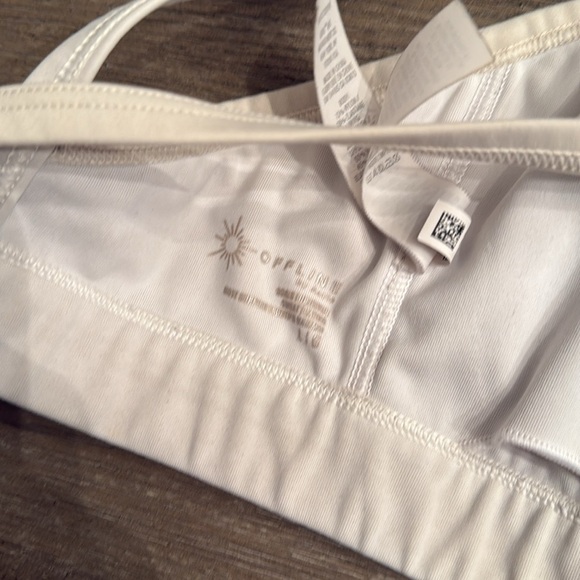 White aerie Sports Bra with padding size large and bra notches - Picture 4 of 4